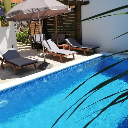 Charming In With Private Pool - 66 M² * זאדאר