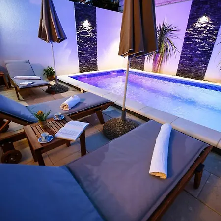 דירה Charming In With Private Pool - 66 M²