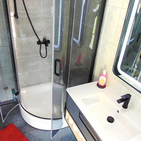 דירה Charming In With Private Pool - 66 M²