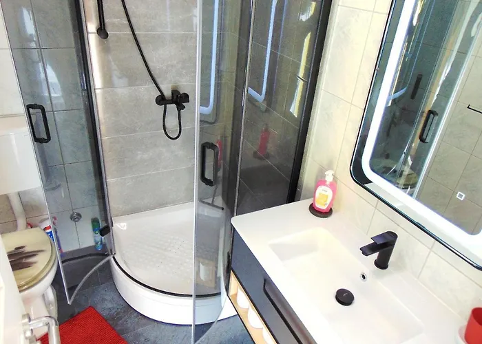 Apartment Charming In With Private Pool - 66 M²