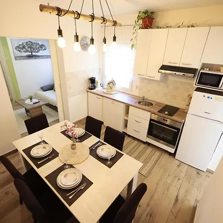 Apartment Charming In With Private Pool 66 M² Zadar