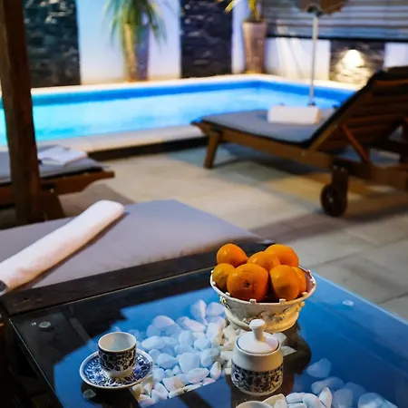 Charming In With Private Pool 66 M²