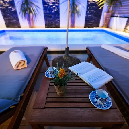 Charming In With Private Pool 66 M² Apartment *