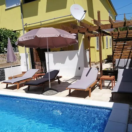 Apartment Charming In With Private Pool 66 M² Zadar