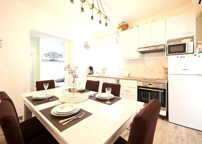 Daire Charming In With Private Pool - 66 M²