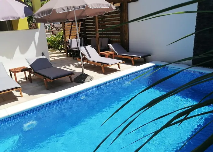 Charming In With Private Pool - 66 M² * Zara